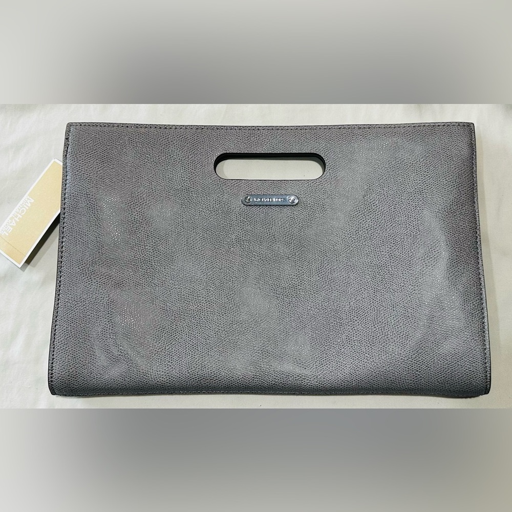 NWT XL Michael Kors Clutch - Picture 1 of 5